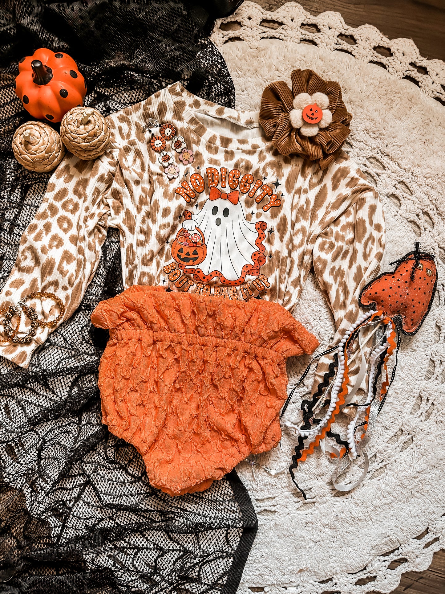 Girly Bout to Bag it Up (tee only) on cheetah