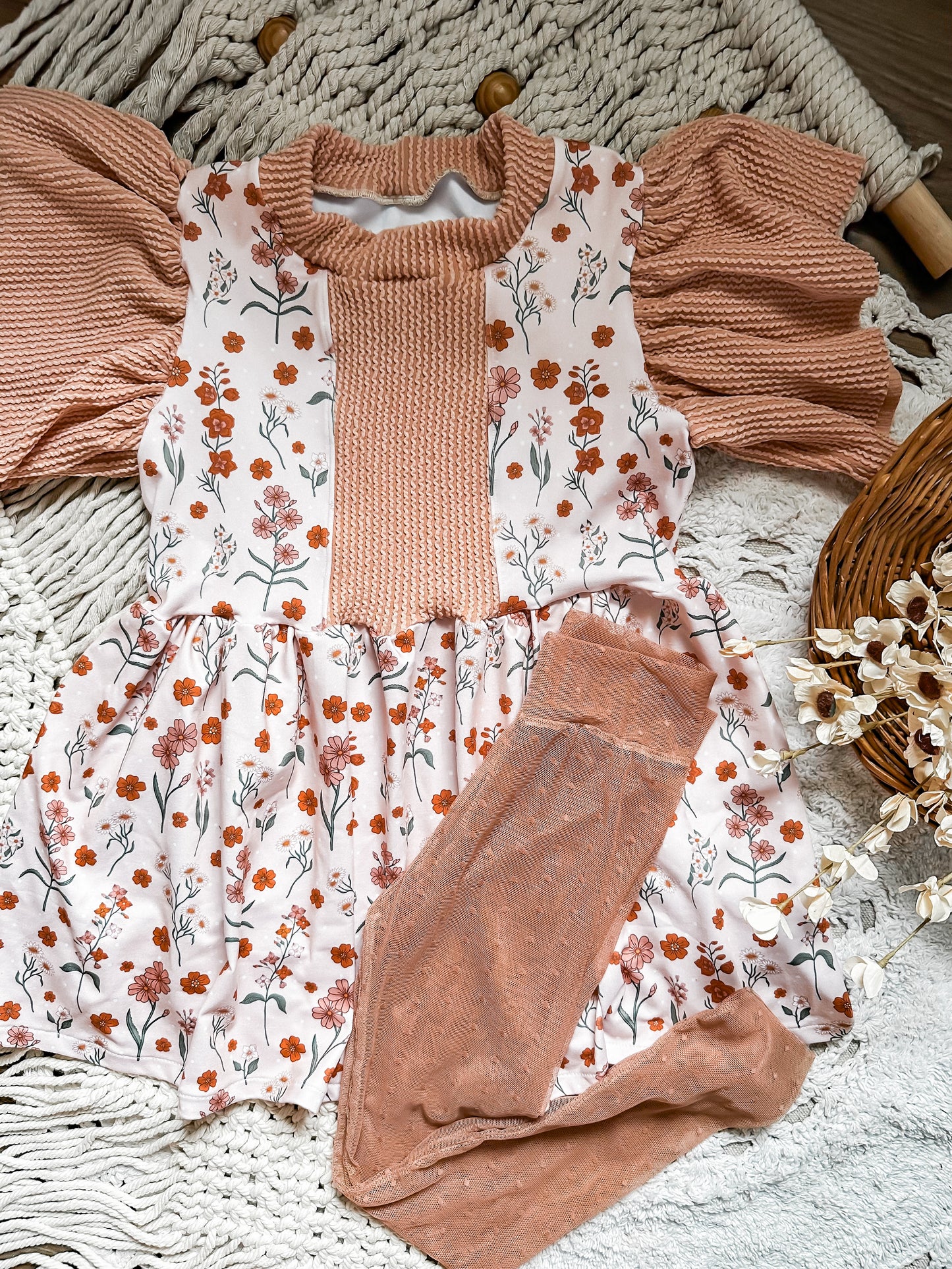 Autumn laughs in Flowers